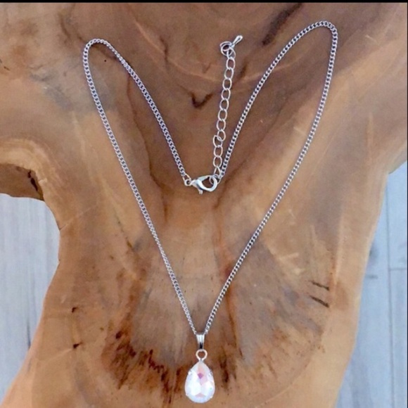 White Aurora Borealis Unicorn 🦄 Crystal Drop Necklace - Picture 5 of 5